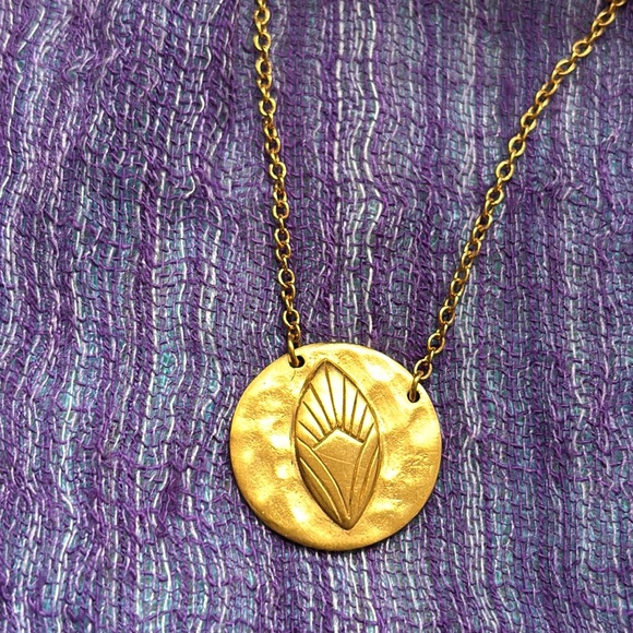 Satya Jewelry Peacock Medallion Necklace Gold Spirit - Picture 5 of 9